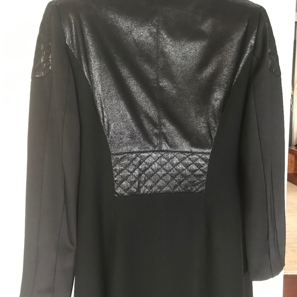 Kapalua blazer black size 42. Pants are Tuzzi - Picture 2 of 2